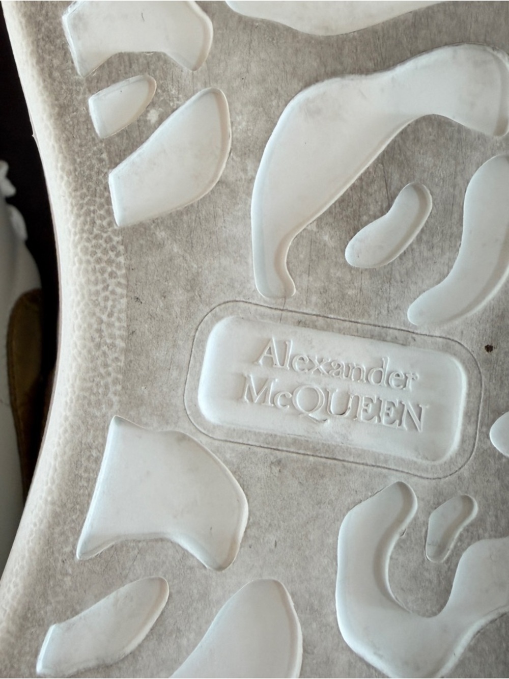 Alexander McQueen Women’s Oversized Sneakers White Gold Crocodile sz US 9.5 - Picture 11 of 16